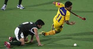 Pakistan thrash Malaysia 4-2 to reach Asia Cup final